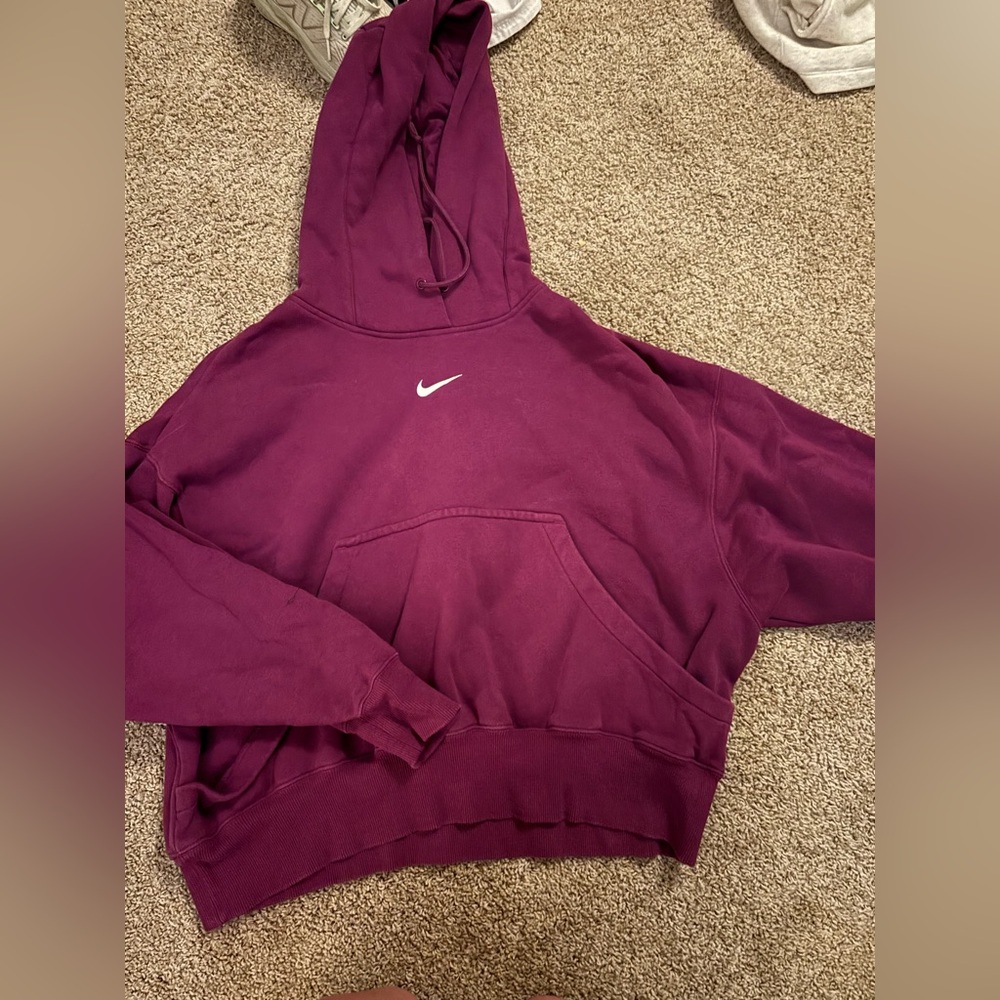 nike sweatshirt